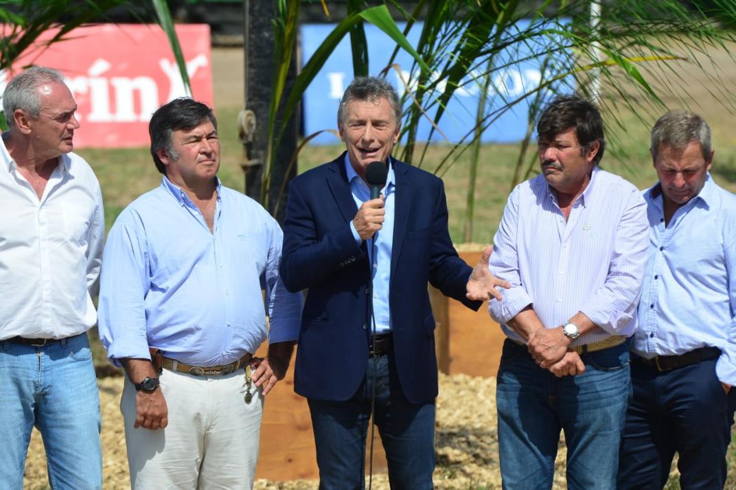 Macri pidió al campo ratificar el rumbo y crece la expectativa por los dólares de la cosecha