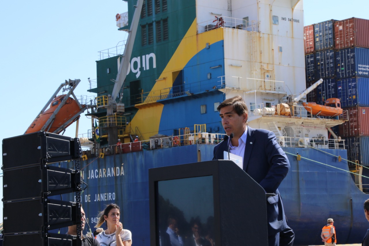 Puesta en funcionamiento de la terminal de contenedores “TecPlata” Puesta en funcionamiento de la terminal de contenedores “TecPlata”