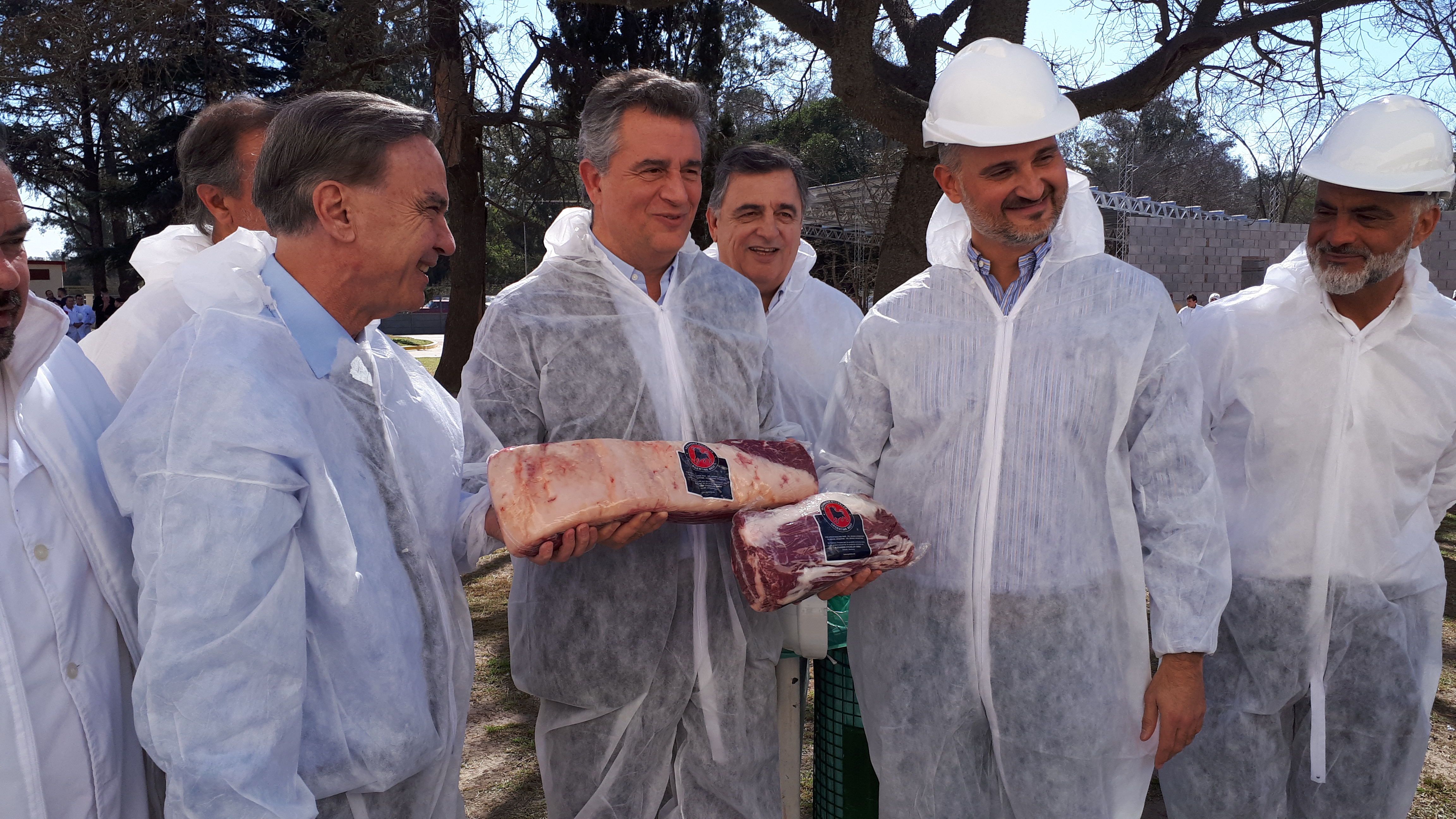 Primer embarque desde Córdoba de carne congelada con hueso a China Primer embarque desde Córdoba de carne congelada con hueso a China