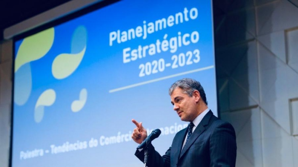 Ministro brasileño cree que sería bueno reducir el arancel externo común del Mercosur a 5 ó 6%