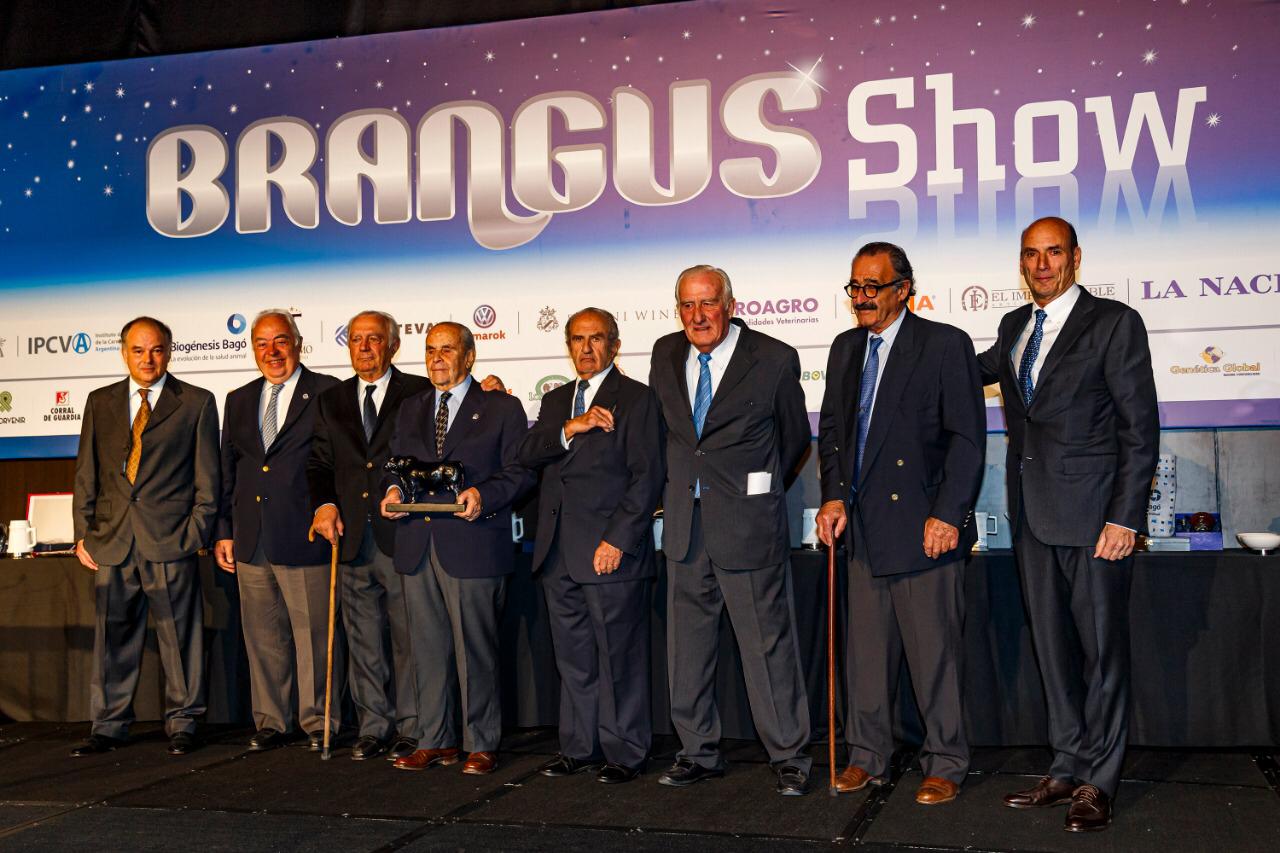 El Brangus Show brilló de emoción en una noche a pura genética y mística Brangus.