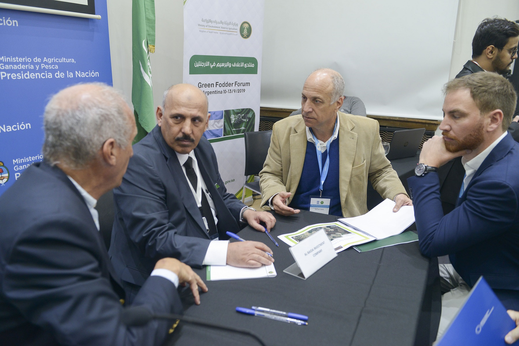 Negocian exportaciones de alfalfa para Arabia Saudita Negocian exportaciones de alfalfa para Arabia Saudita