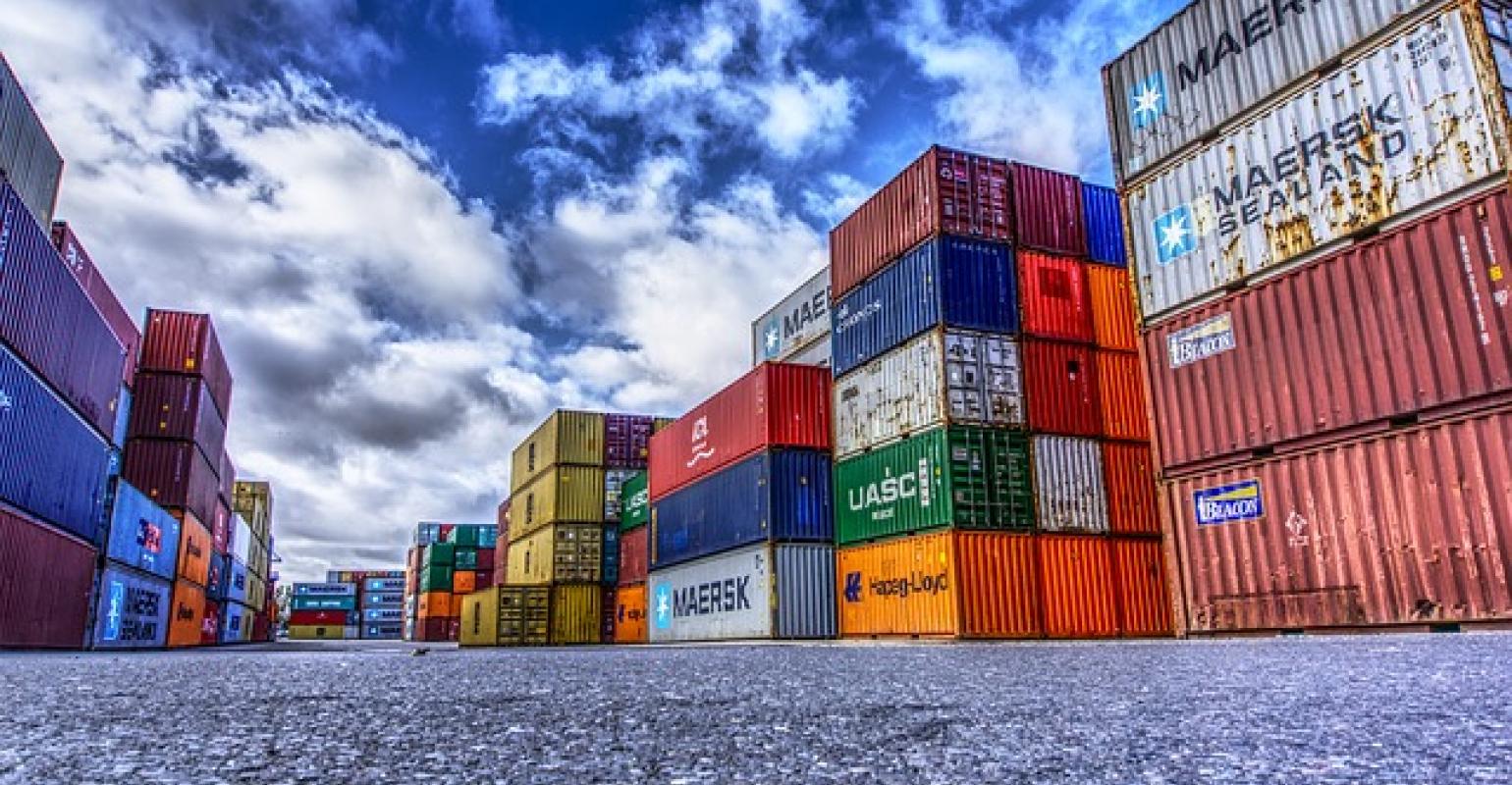 Las exportaciones son el motor anticiclico durante las recesiones, pero este factor compensador sólo fue significativo en la región pampeana Las exportaciones son el motor anticiclico durante las recesiones, pero este factor compensador sólo fue significativo en la región pampeana