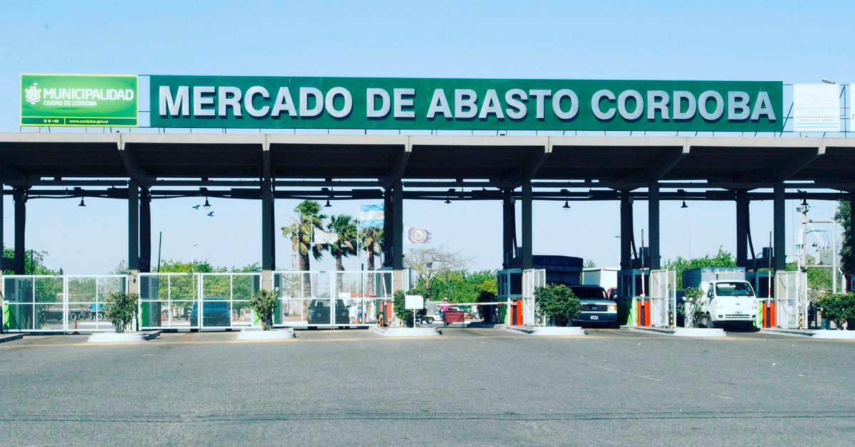 Tareas de desinfección en el Mercado de Abasto Córdoba Tareas de desinfección en el Mercado de Abasto Córdoba