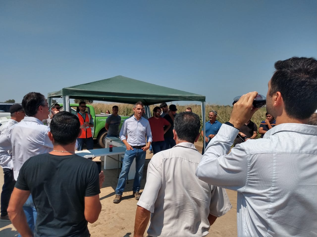 Holcim presentó en Capilla de los Remedios una solución para estabilizar suelos y caminos rurales Holcim presentó en Capilla de los Remedios una solución para estabilizar suelos y caminos rurales