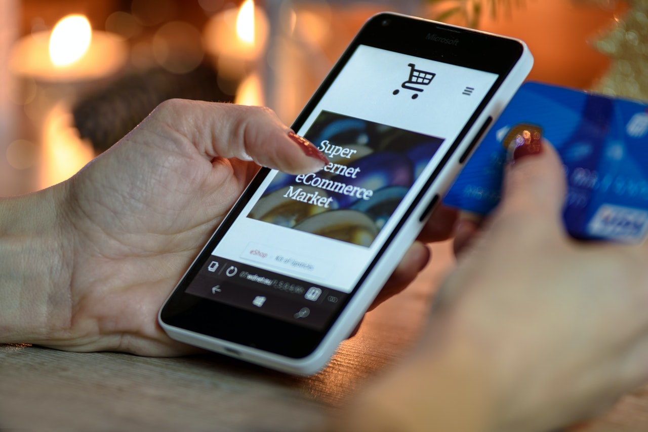 Comercio electrónico: entre la coyuntura explosiva y la promesa de futuro Comercio electrónico: entre la coyuntura explosiva y la promesa de futuro