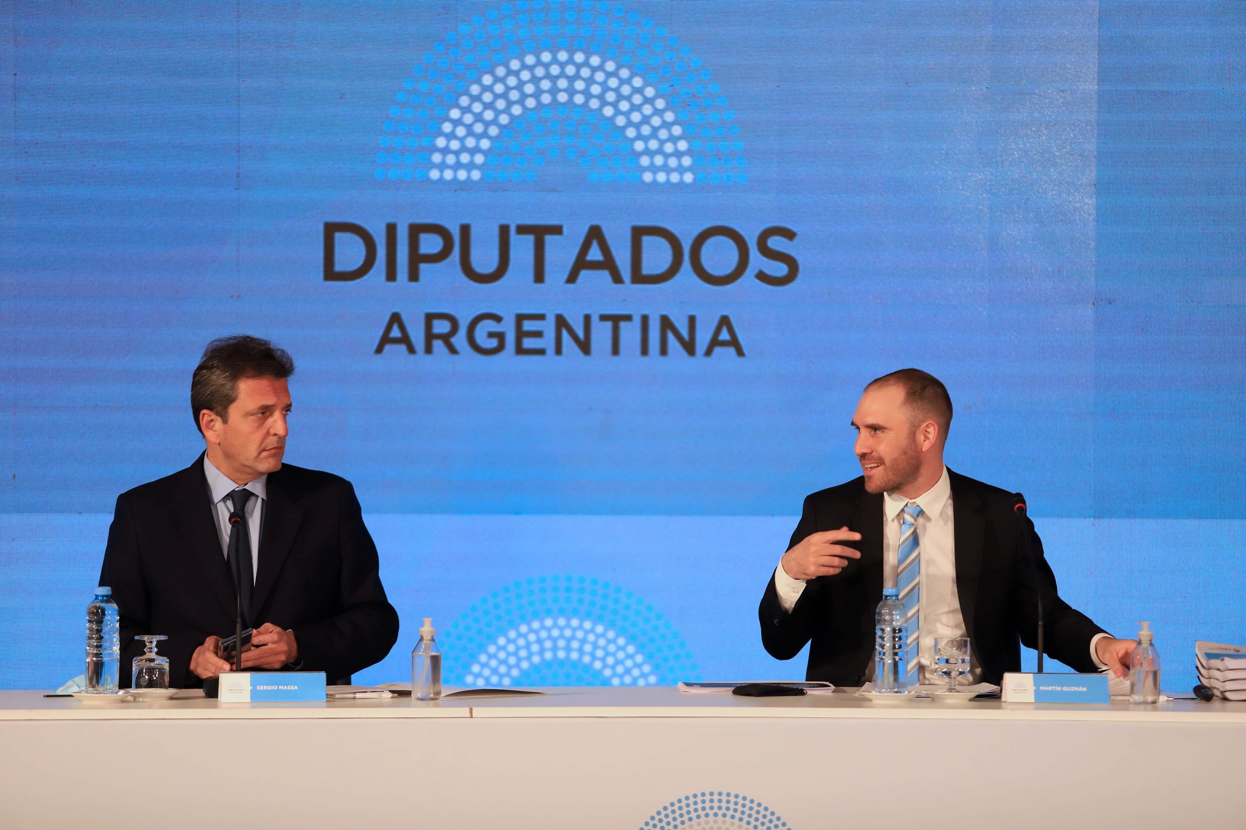 De la sarasa a la teta, y vos transpirando la camiseta De la sarasa a la teta, y vos transpirando la camiseta