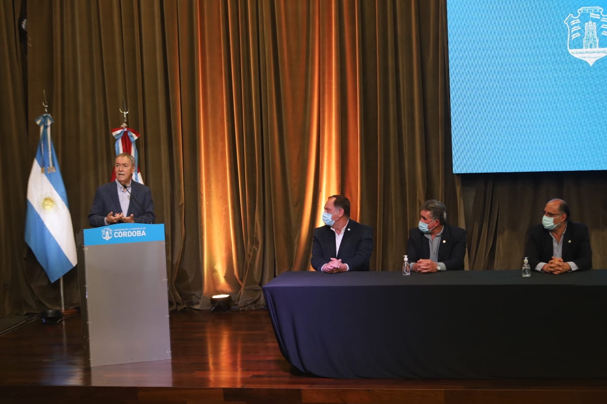 Schiaretti, al revés de los K, pide que se levante ya el cepo a la carne Schiaretti, al revés de los K, pide que se levante ya el cepo a la carne