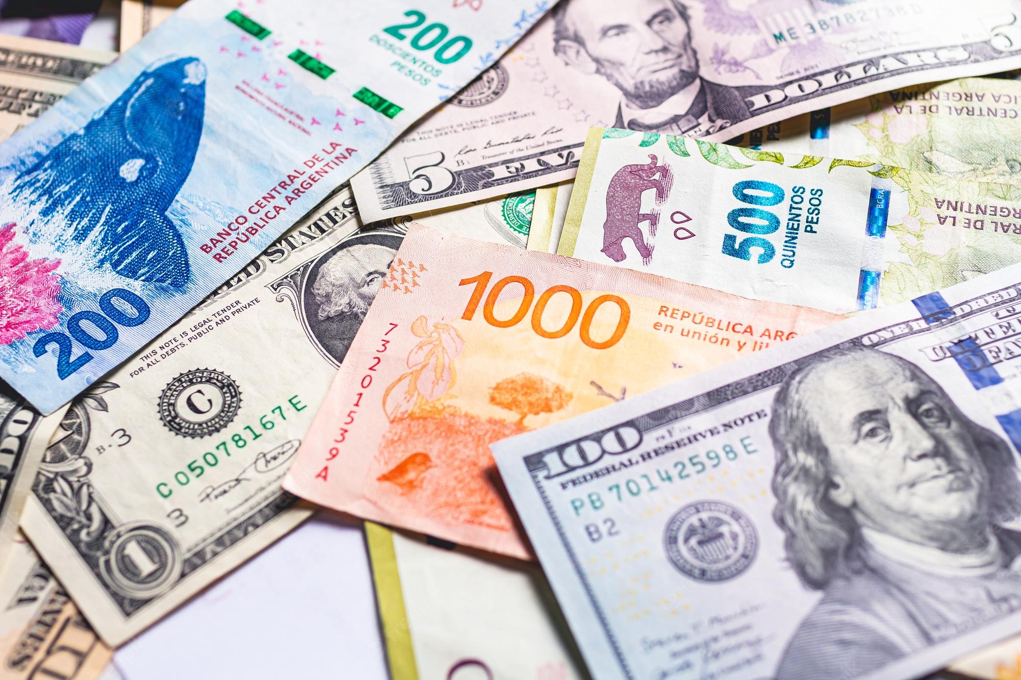 ¡No faltan dólares, sobran pesos! ¡No faltan dólares, sobran pesos!