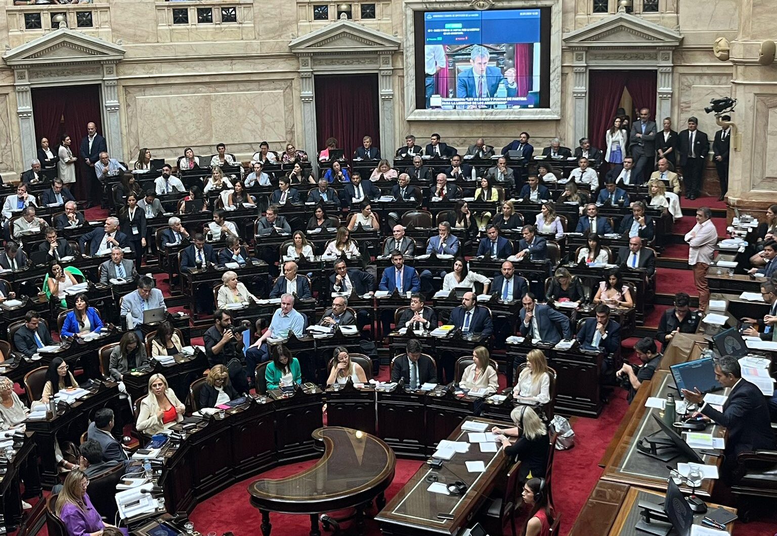 Enero, un festival grotesco en la política Enero, un festival grotesco en la política