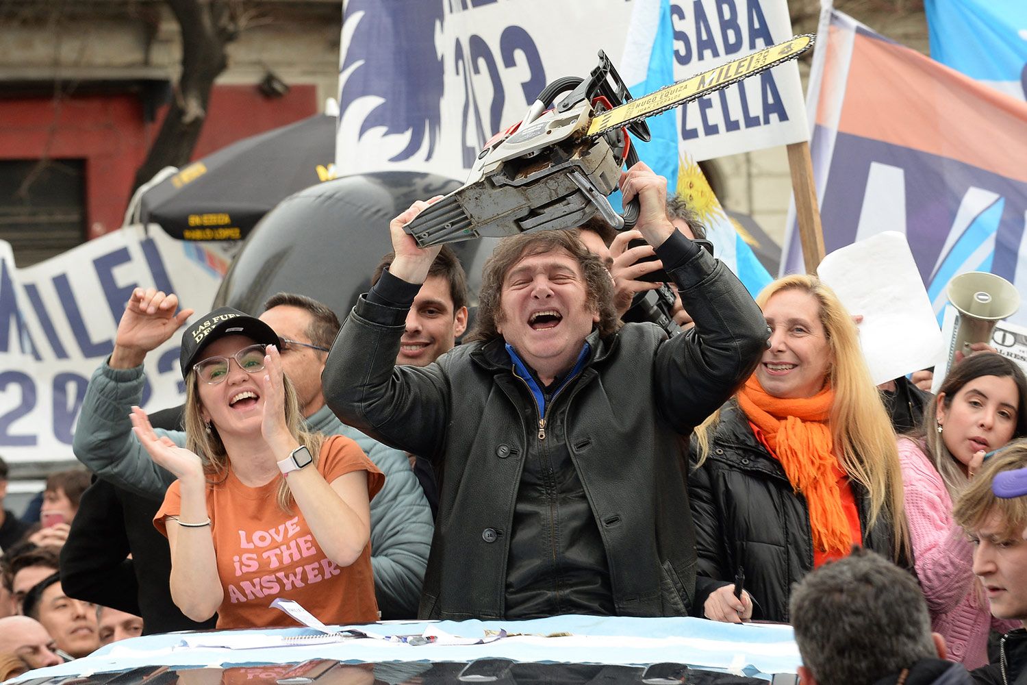 Efecto motosierra: el Gobierno recortó más de 28 mil empleos en los primeros 6 meses Efecto motosierra: el Gobierno recortó más de 28 mil empleos en los primeros 6 meses