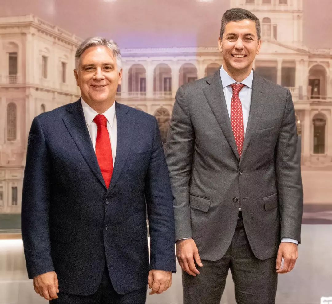 Llaryora y el presidente de Paraguay buscarán una mayor integración aérea y económica Llaryora y el presidente de Paraguay buscarán una mayor integración aérea y económica
