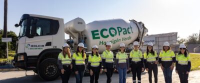 Holcim forma mujeres para conducir camiones