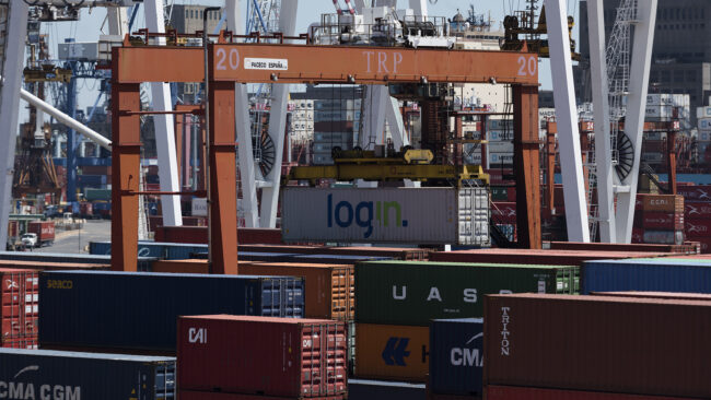 Tensión comercial: en marzo cayeron las exportaciones y subieron las importaciones